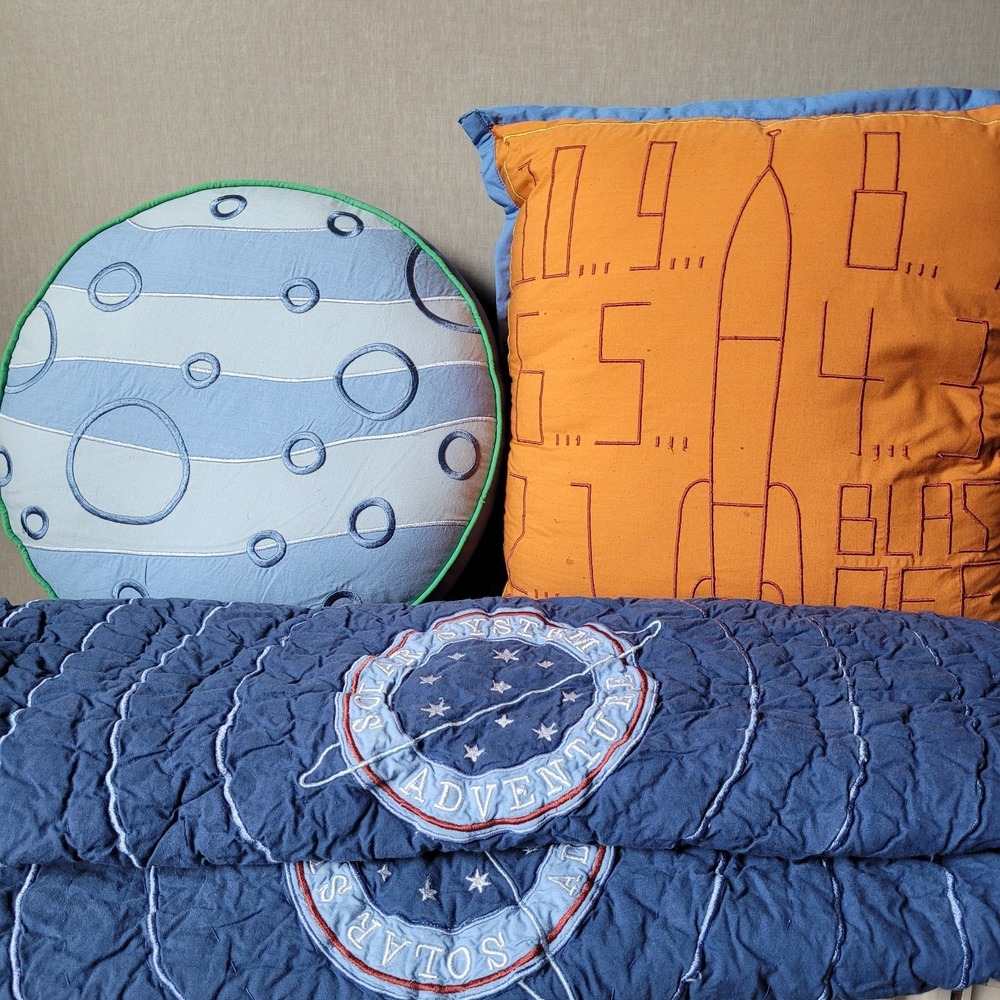 Crate & Kids Solar System Adventure Bedding Set 2 Shams/ 2 Themed Pillows Space